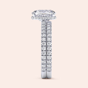 Marquise diamond engagement ring with accent diamonds in 14K/18K white gold, showcasing intricate setting and sparkling details.