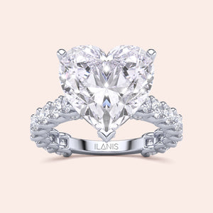 Heart-shaped diamond ring withPave setting in 14K or 18K gold and platinum, featuring exquisite ILANIS craftsmanship.