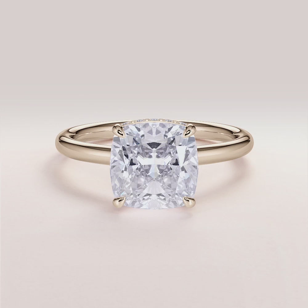 Elegant 14K Gold Engagement Ring featuring a Stunning Cushion Cut Diamond, perfect for engagements and special occasions.
#14KRecycledYellowGold
#18KRecycledYellowGold