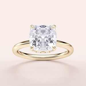 Elegant 14K Gold Engagement Ring featuring a Stunning Cushion Cut Diamond, perfect for engagements and special occasions.
#14KRecycledYellowGold
#18KRecycledYellowGold