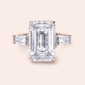 Rose Gold pear-shaped diamond engagement ring withPave band, available in 14K/18K gold or platinum, features an exquisite centerpiece.