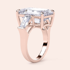 Rose Gold pear-shaped diamond engagement ring withPave band, available in 14K/18K gold or platinum, features an exquisite centerpiece.