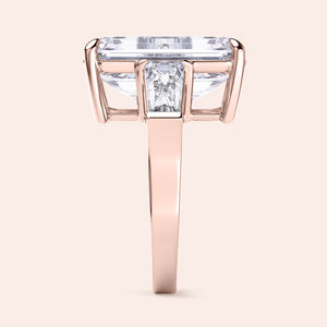 Rose Gold pear-shaped diamond engagement ring withPave band, available in 14K/18K gold or platinum, features an exquisite centerpiece.